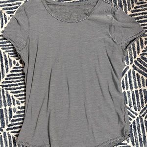 Lululemon Tshirt